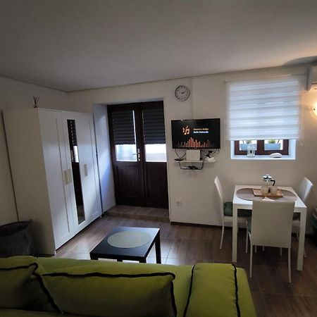 Studio Apartman Nona Angela-Valun Cres Exterior foto